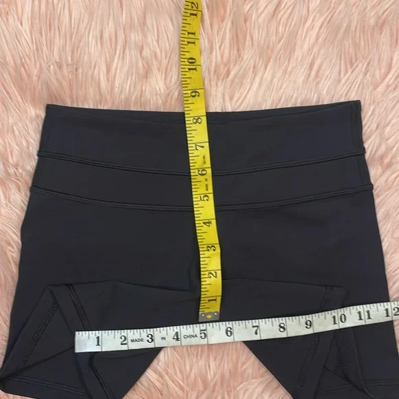 Lululemon Black Hi Rise Spandex Shorts Size 4 - Picture 6 of 6